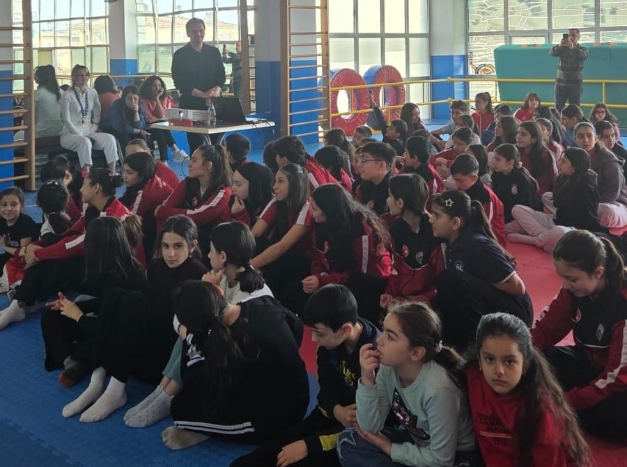 İlkadım’dan sporculara eğitim desteği
İlkadım’dan sporculara eğitim desteği