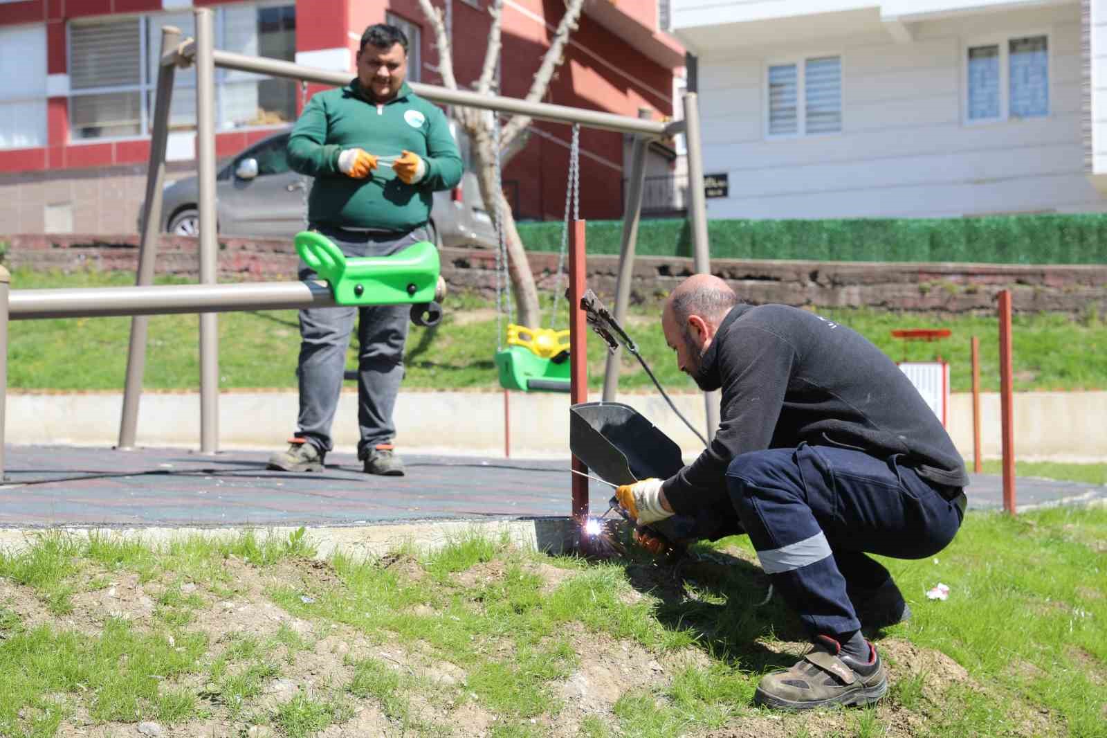 İlkadım’ın parkları yaza hazırlanıyor
İlkadım’ın parkları yaza hazırlanıyor