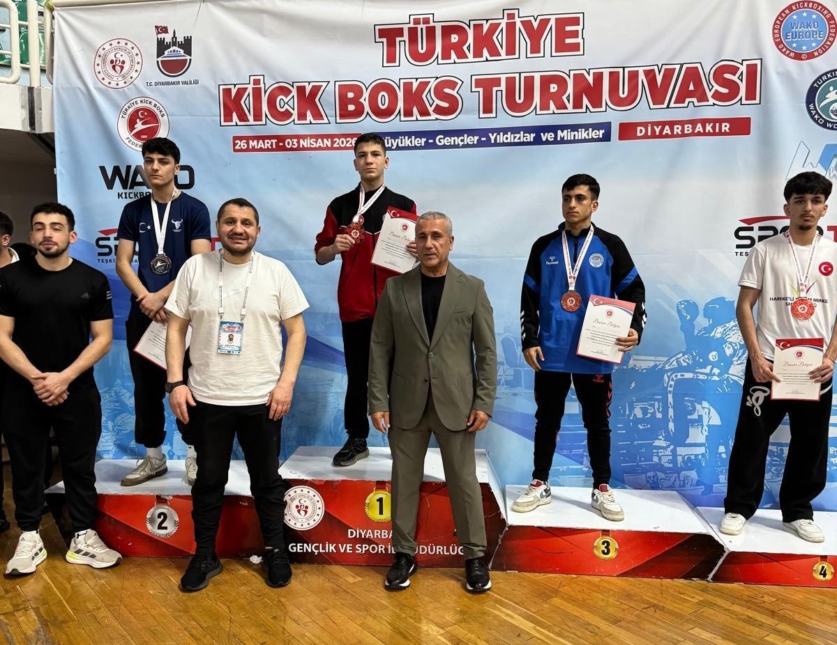 İlkadımlı sporculardan 12 madalya
