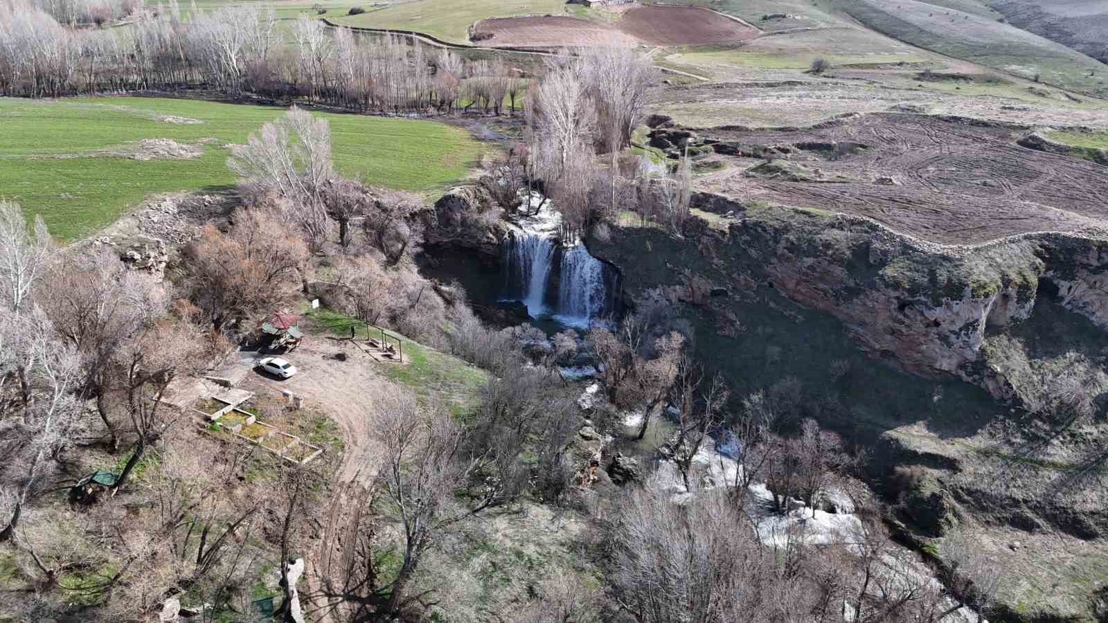 İlkbahar geldi, Sivas’ın eşsiz güzelliği coştu
