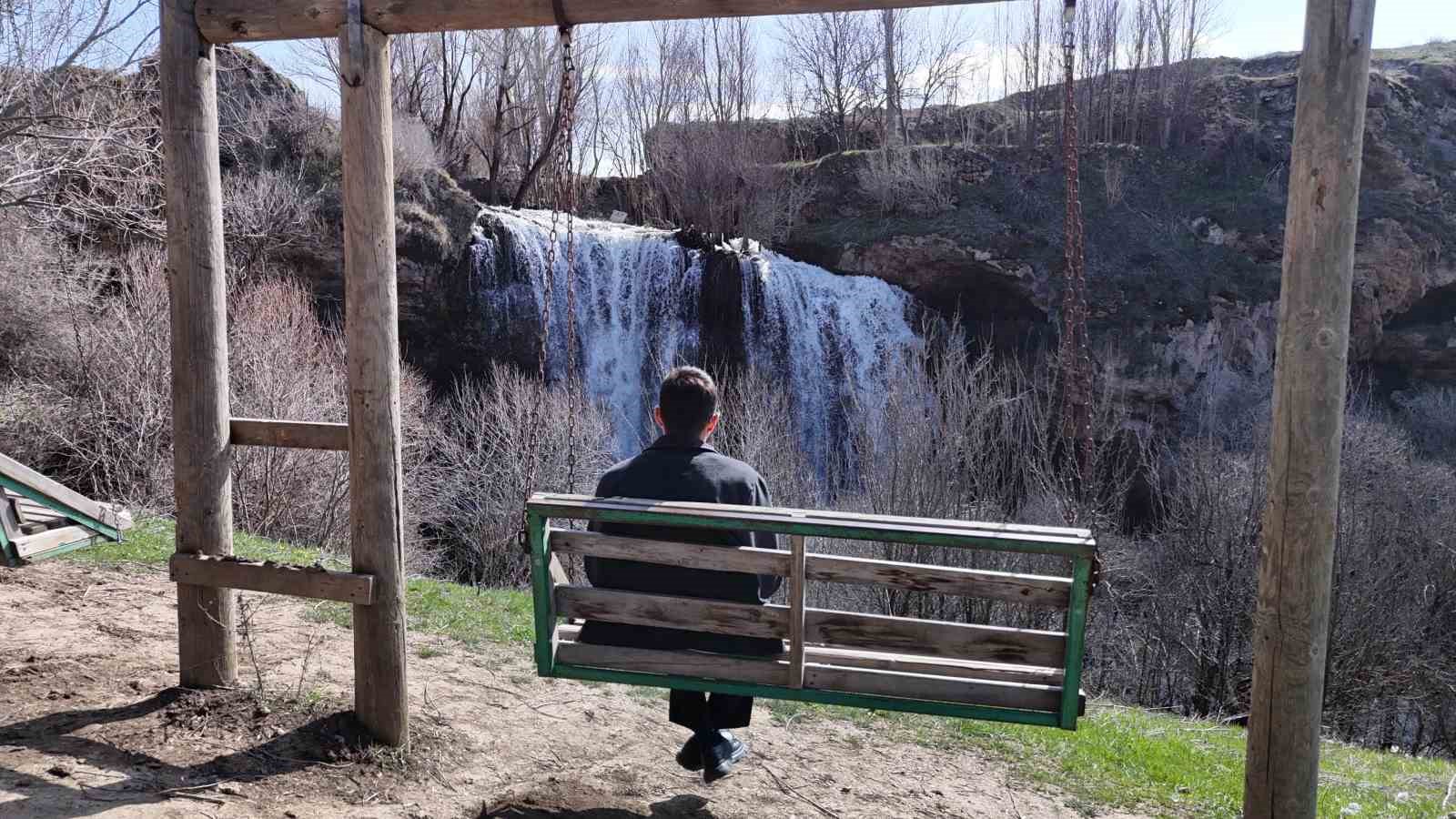 İlkbahar geldi, Sivas’ın eşsiz güzelliği coştu
