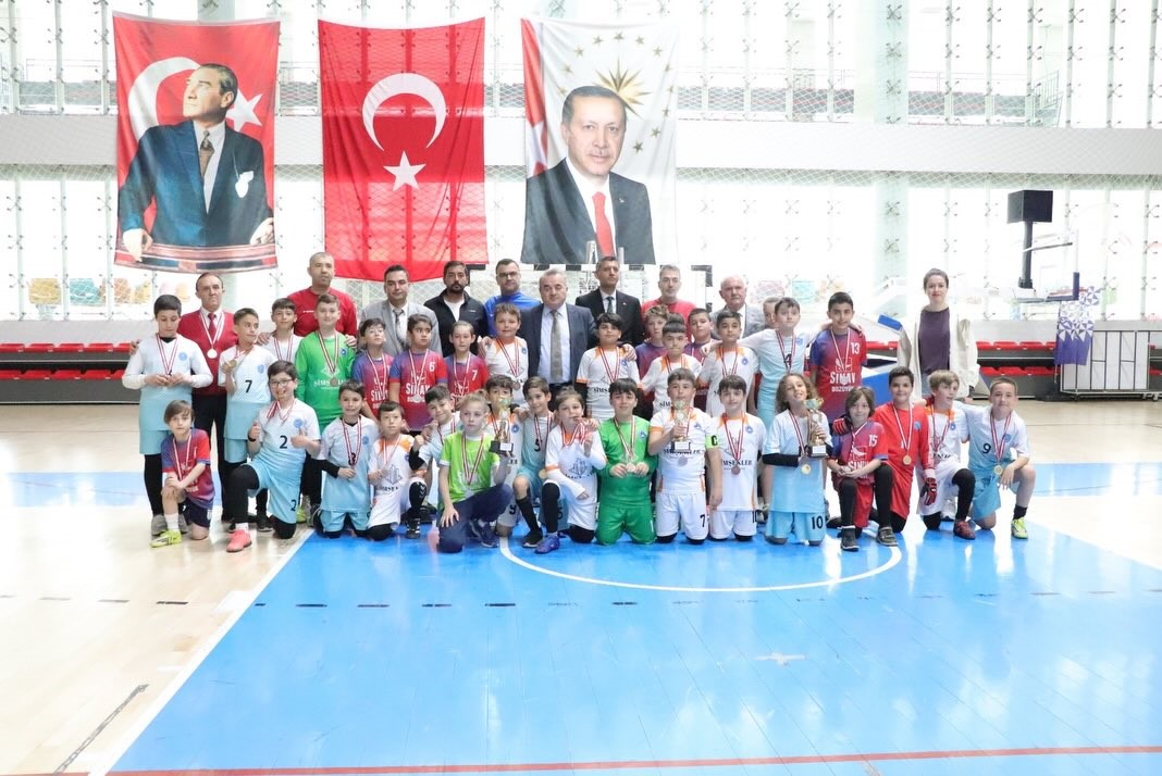 İlkokullar futsal finalinde karşılaştı
