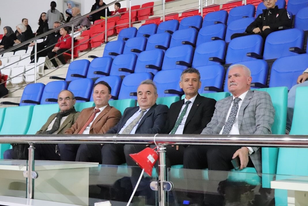 İlkokullar futsal finalinde karşılaştı
