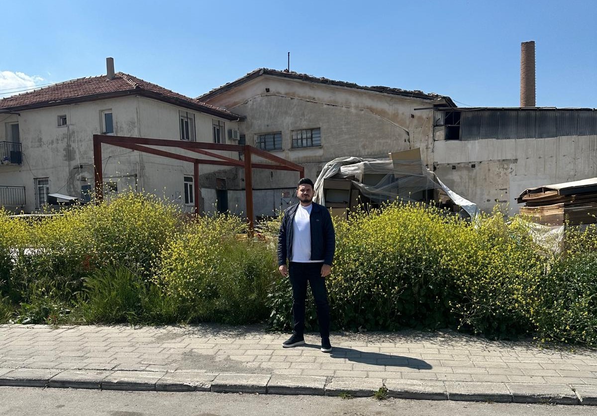 İmalathanesi kundaklanan iş adamı yargılama sürecinin uzatılmasına tepki gösterdi
