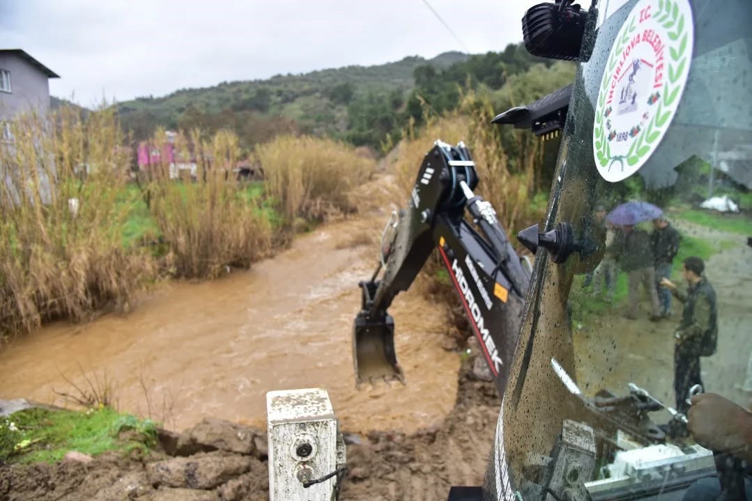 İncirliova Belediyesi’nden yağışa hızlı müdahale
