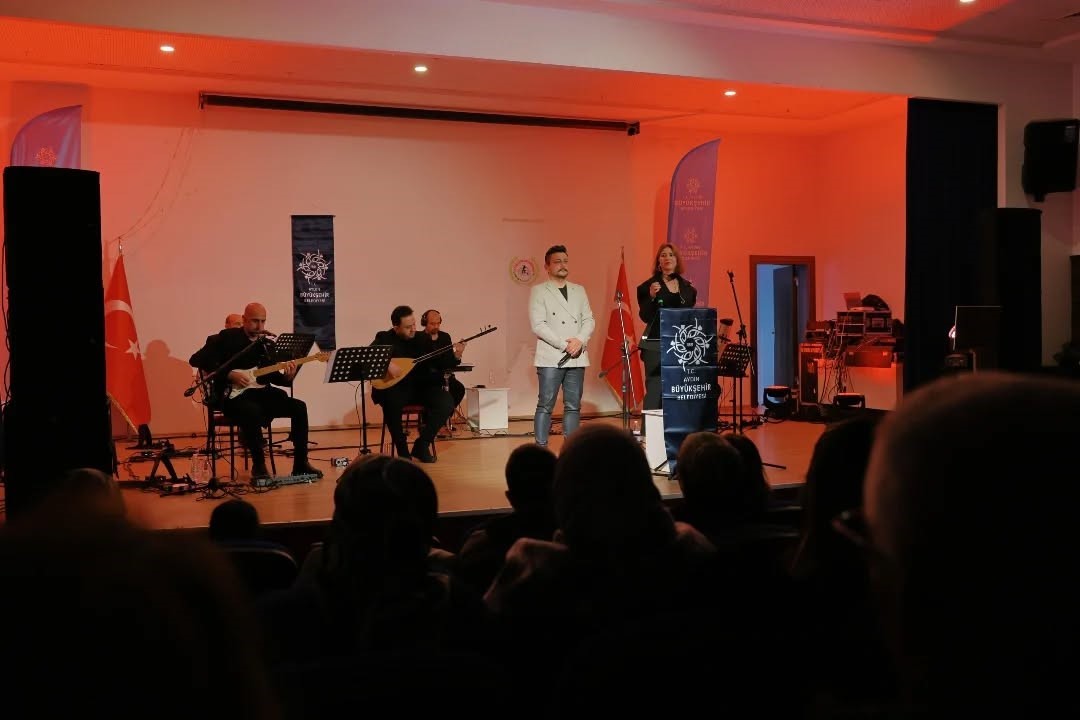 İncirliova’da "Anadolu’dan Türküler" konseri düzenlendi
