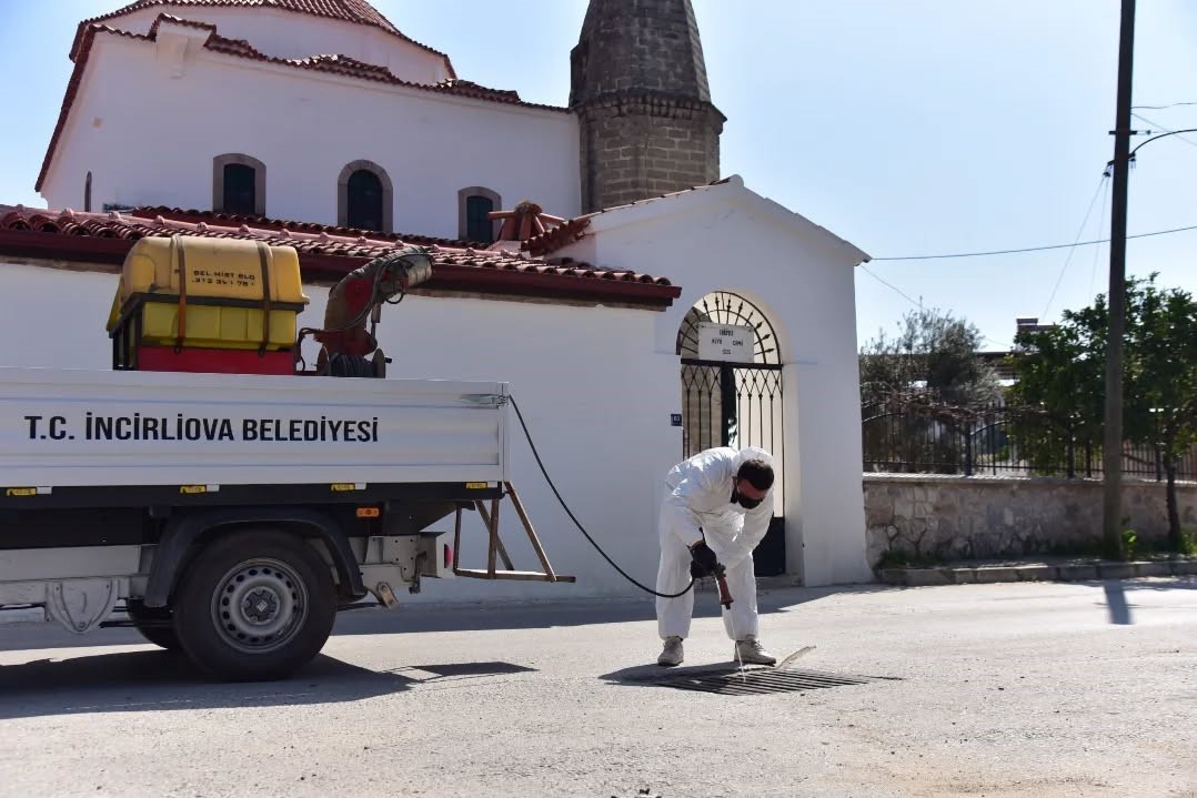 İncirliova’da sinekle mücadele başladı
