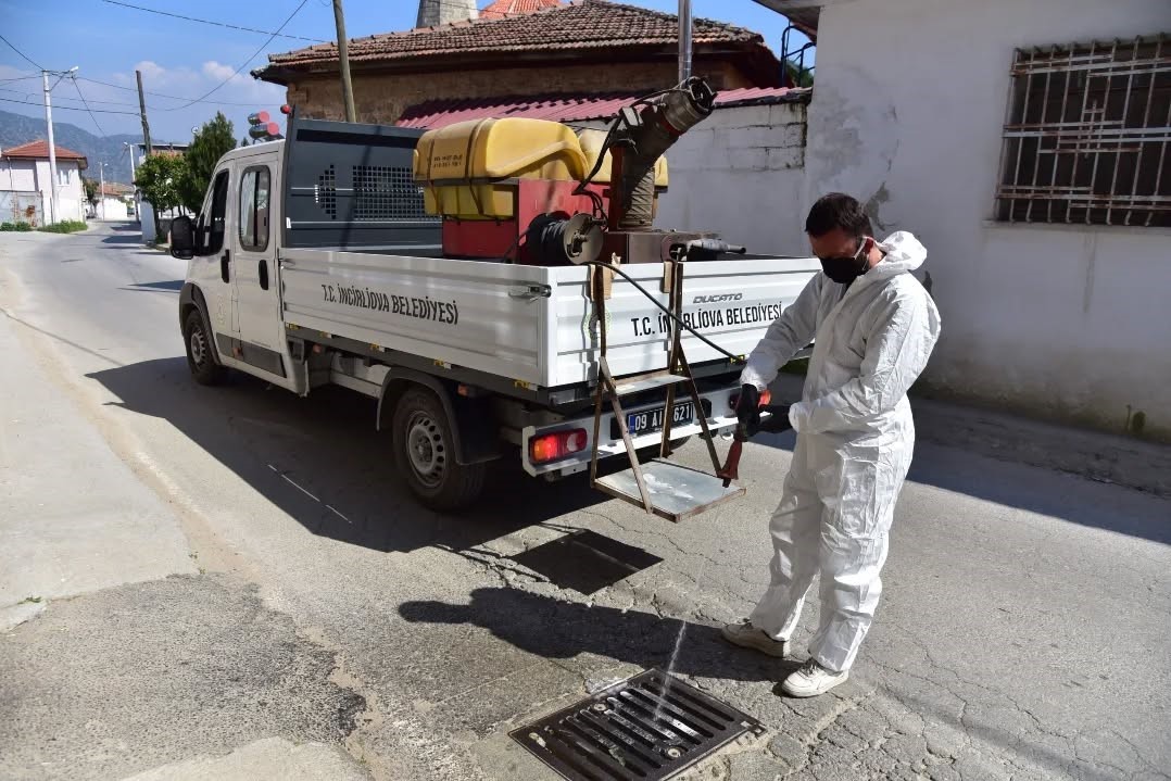 İncirliova’da sinekle mücadele başladı
