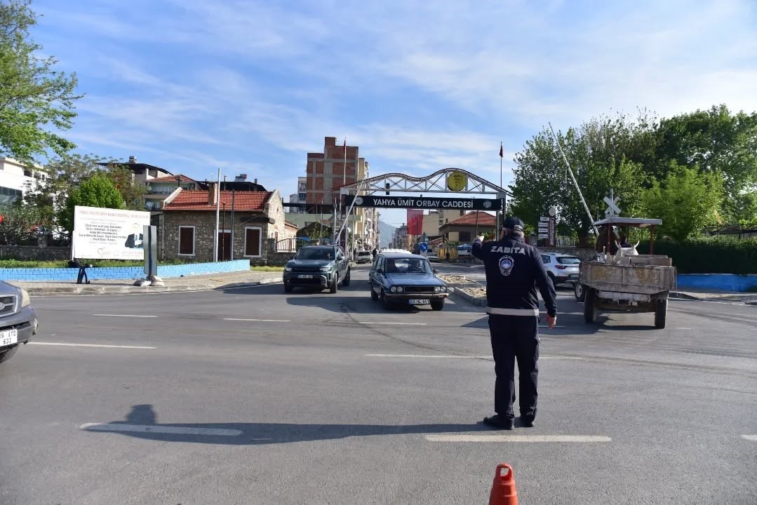 İncirliova’da zabıta ekipleri vatandaşlar için sahada
