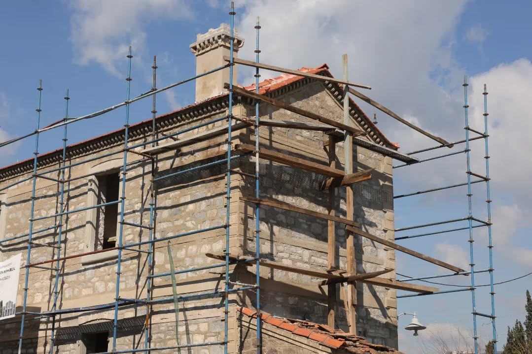 İncirliova’daki tarihi istasyon binası aslına uygun restorasyonla yenileniyor
