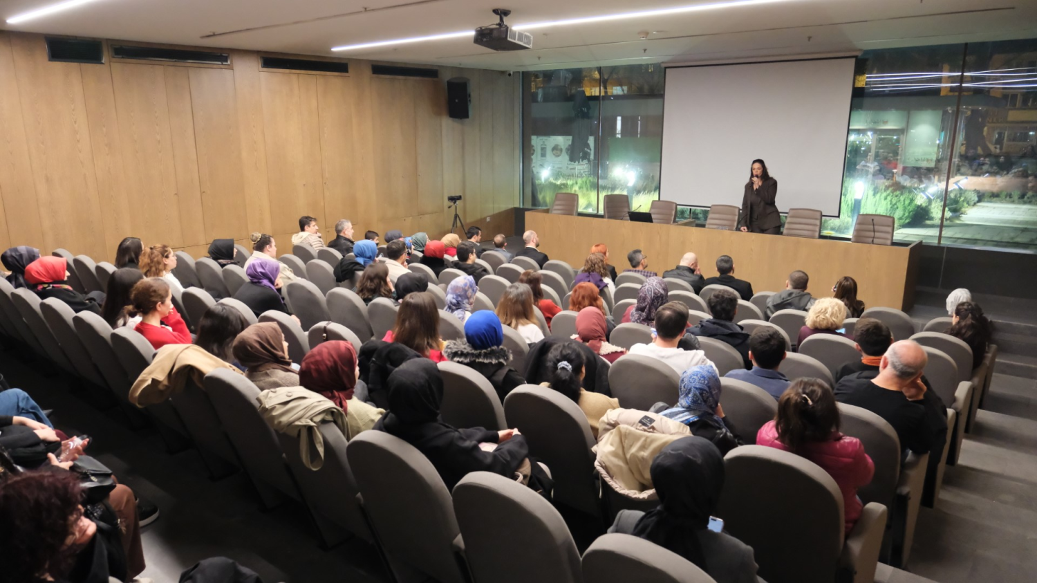 İnegöl Belediyesi’nden otizm farkındalığını arttıran seminer
