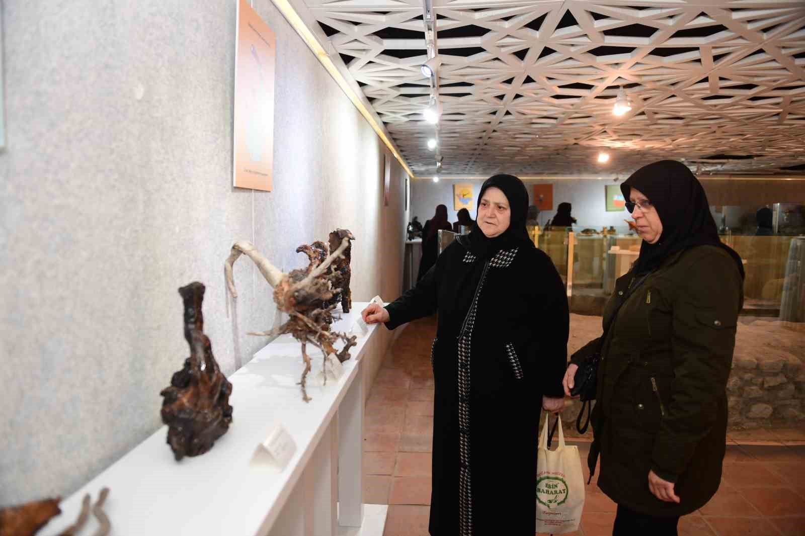 İnegöl sahnesinde festival var
