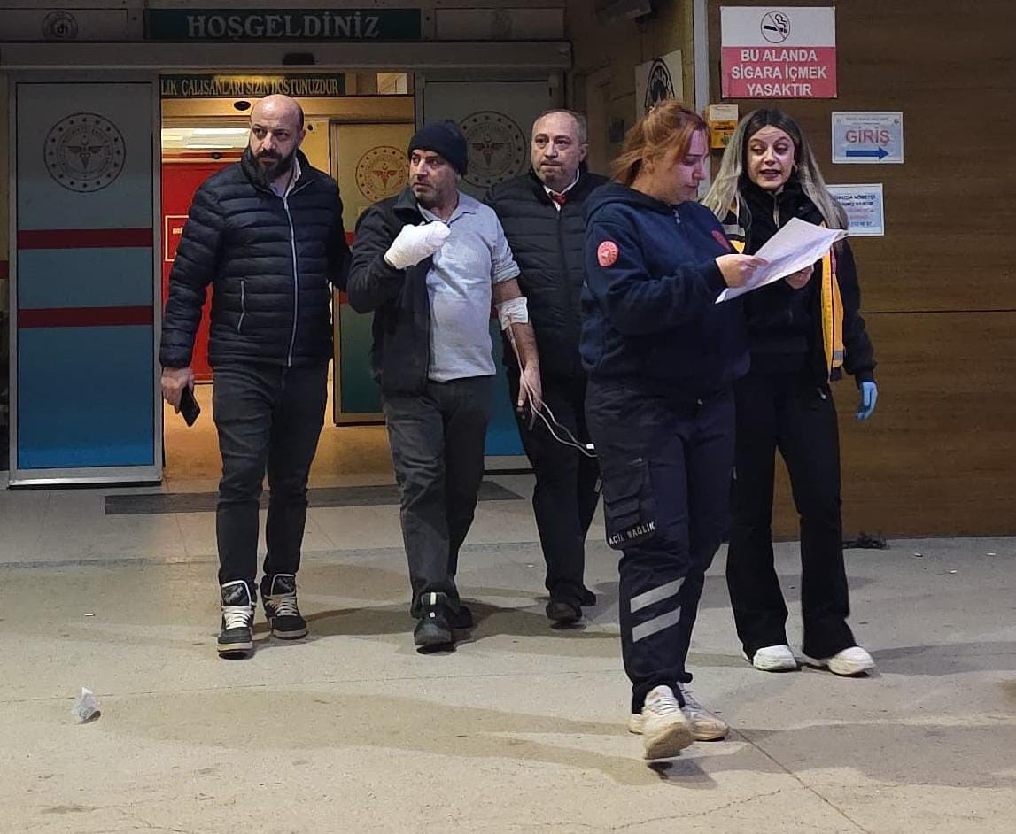 İnegöl’de elini testereye kaptıran işçinin 3 parmağı parçalandı
