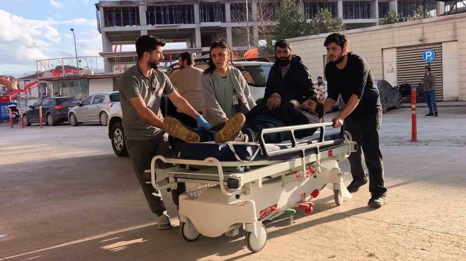 İnegöl’de yaralıyı bagajda acile getirdiler
