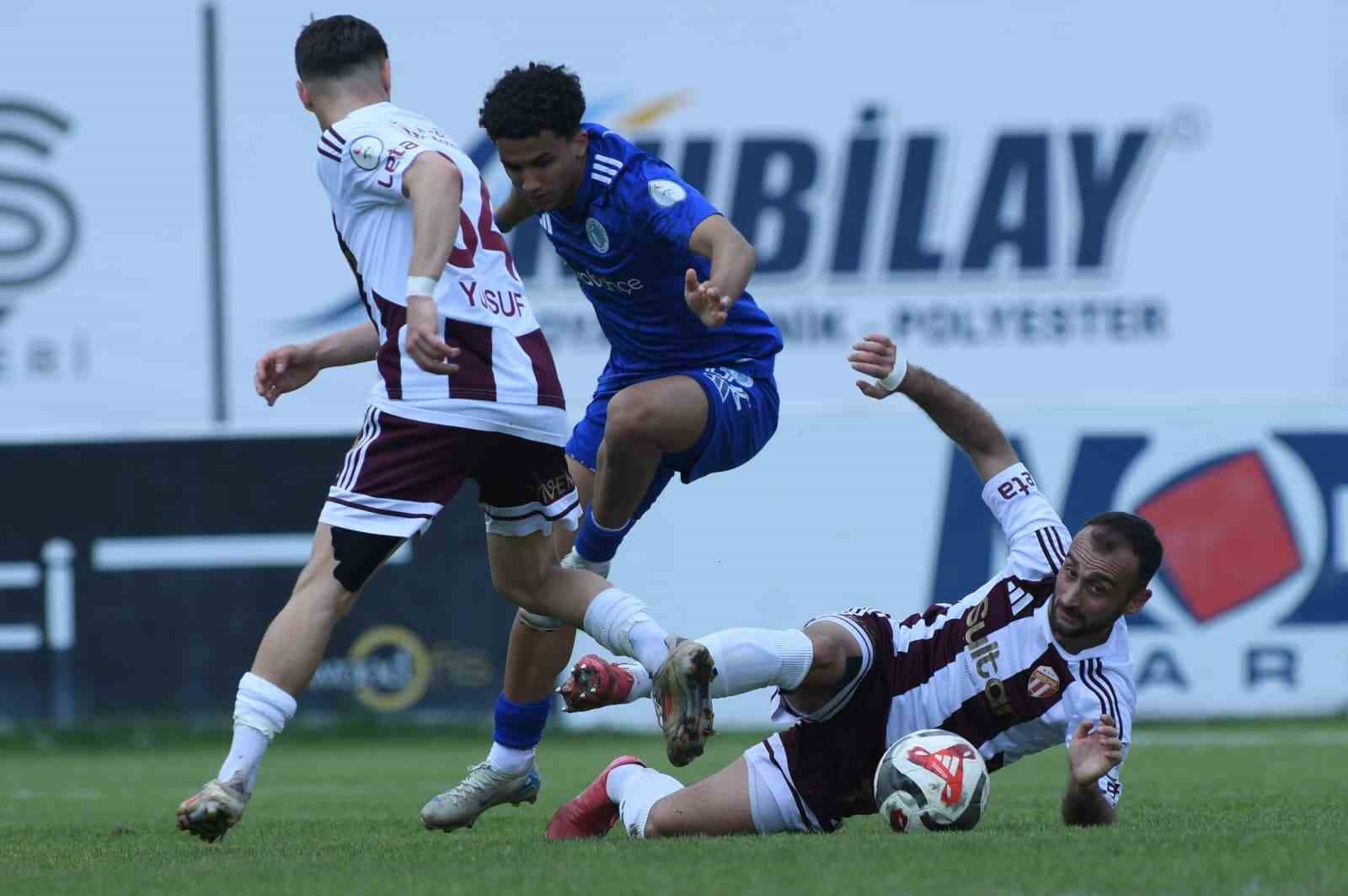 İnegölspor, Beyoğlu Yeni Çarşı ile berabere kaldı

