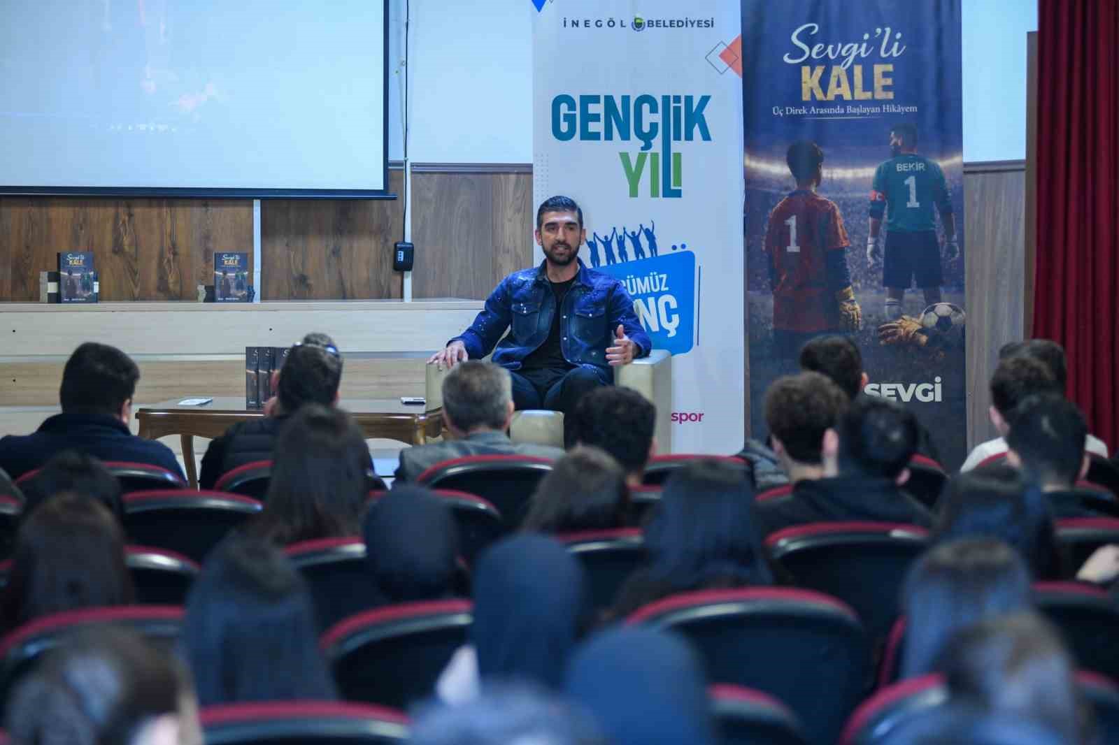 İnegölspor kalecisi Bekir Sevgi ’yılın en iyi sporcusu’ seçildi
