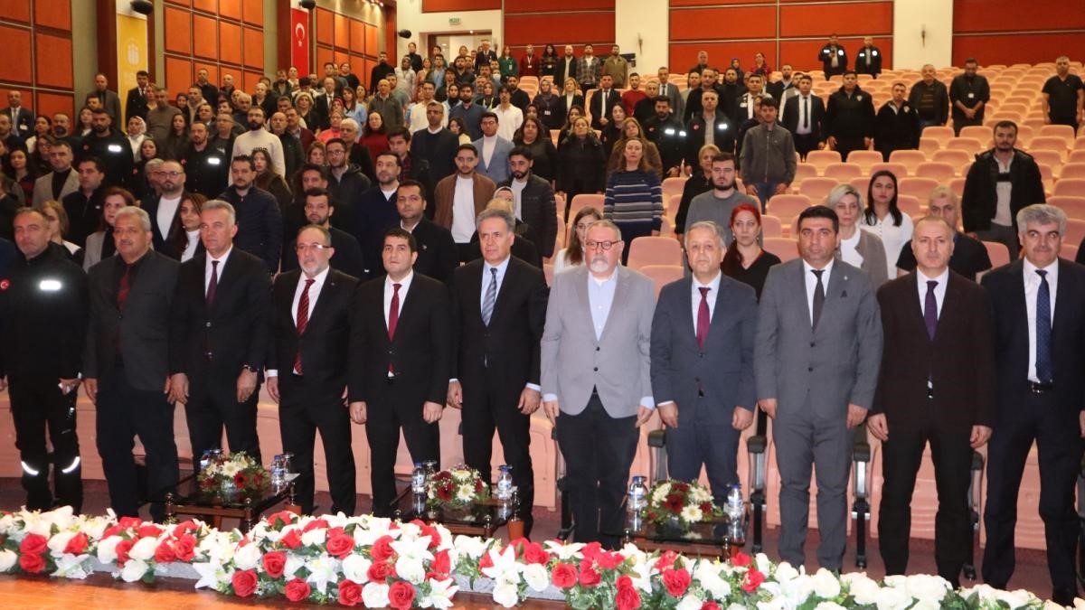 İnönü Üniversitesinde deprem paneli düzenlendi
