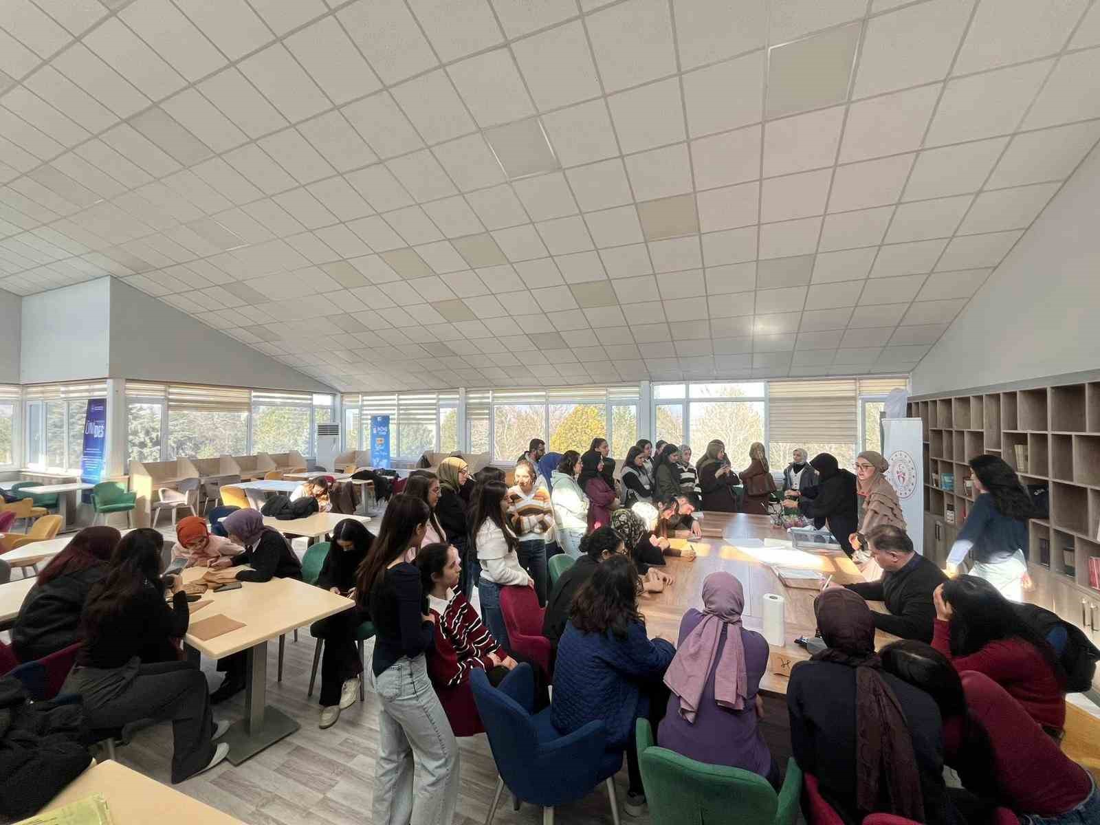 İnönü Üniversitesinde Ramazan’a özel ebru ve kaligrafi atölye etkinlikleri
