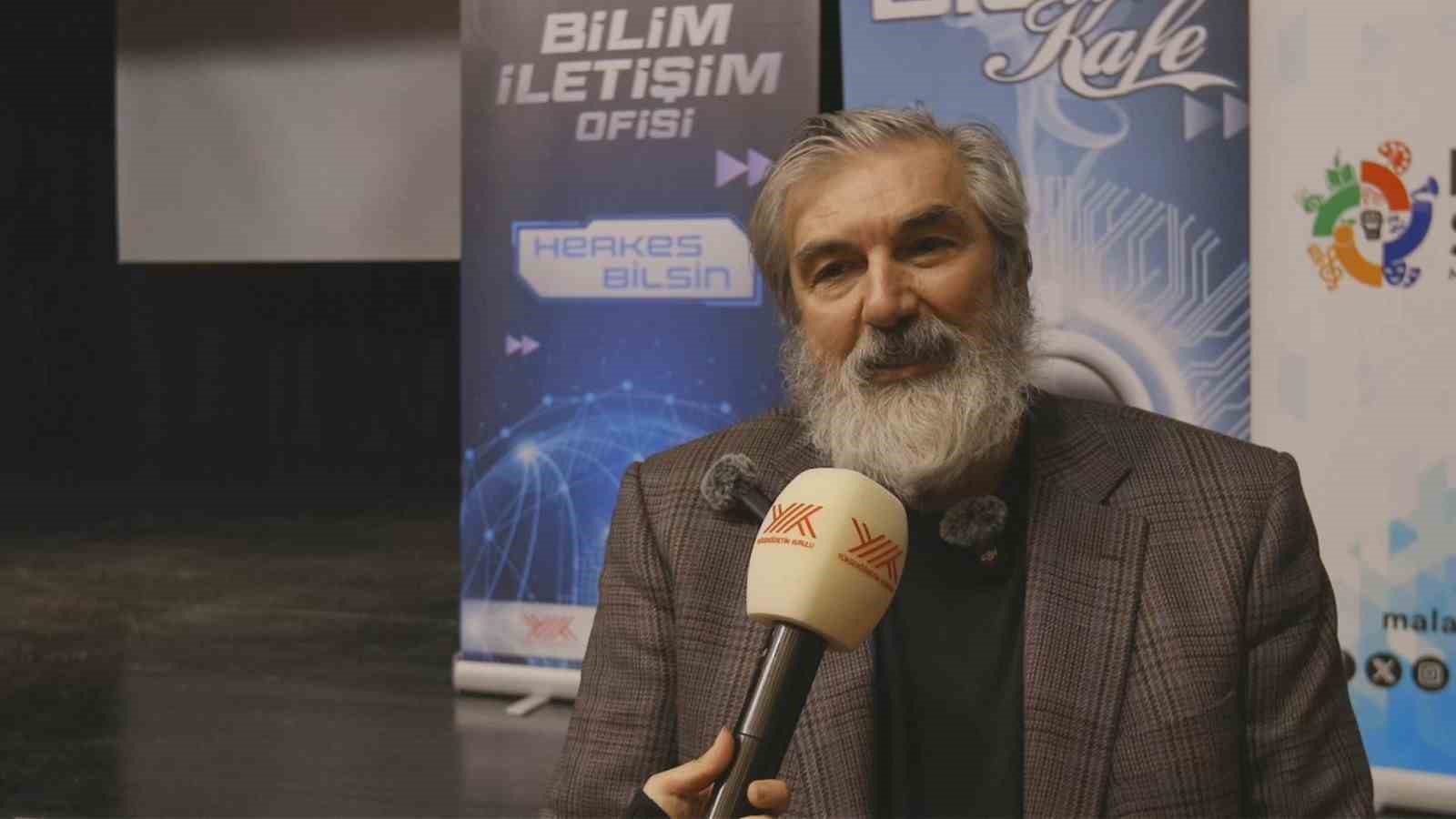 İnönü Üniversitesi’nden üç kuşağı bir araya getiren bilim kafe etkinliği
