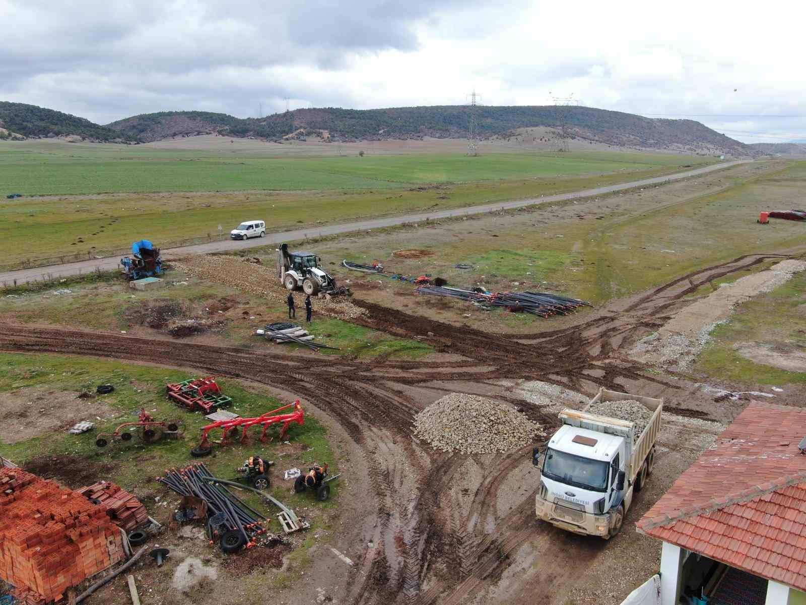 İnönü’de mahalle içi yollar yenileniyor
