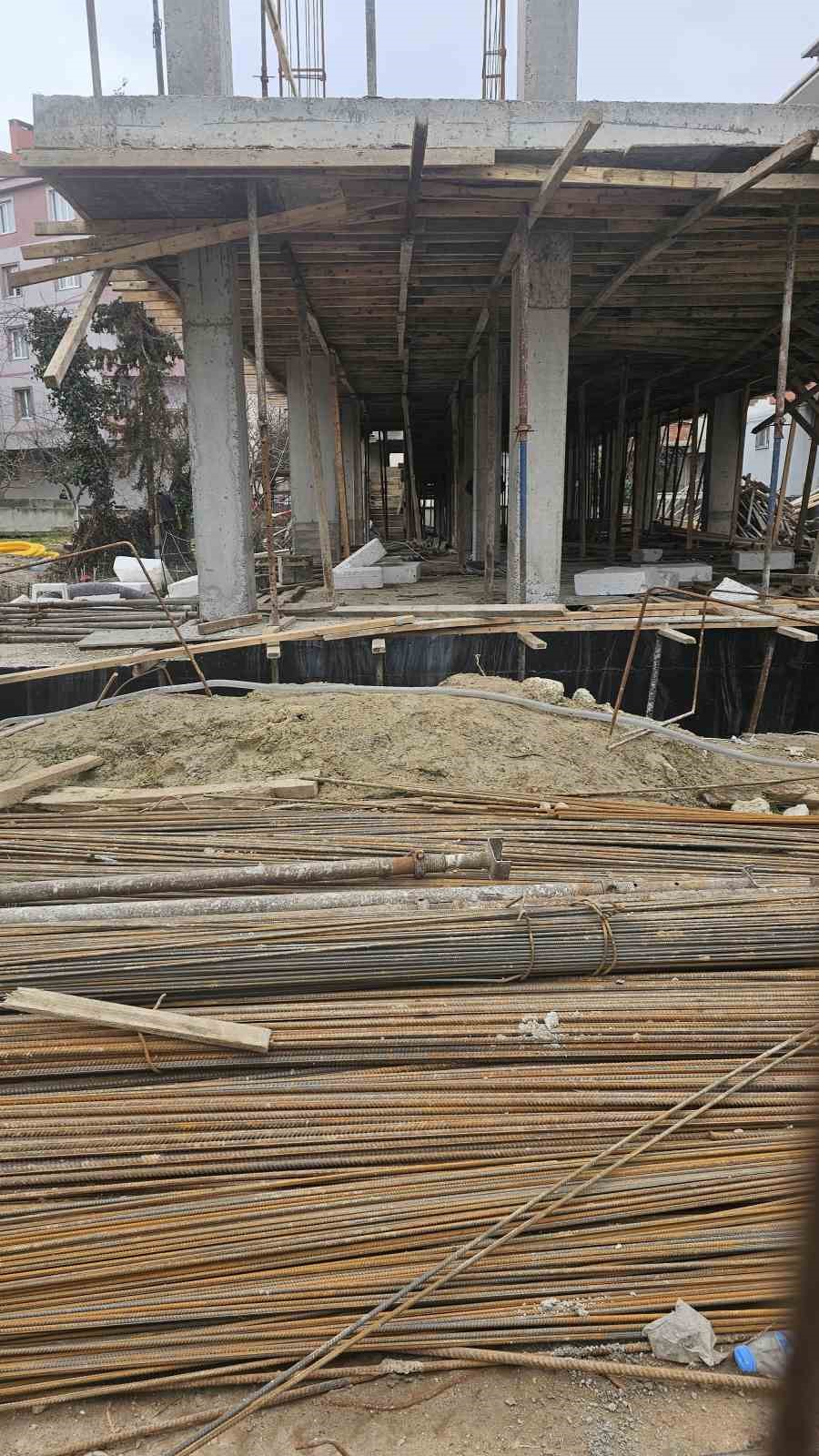 İnşaattan düşen işçi yaralandı
