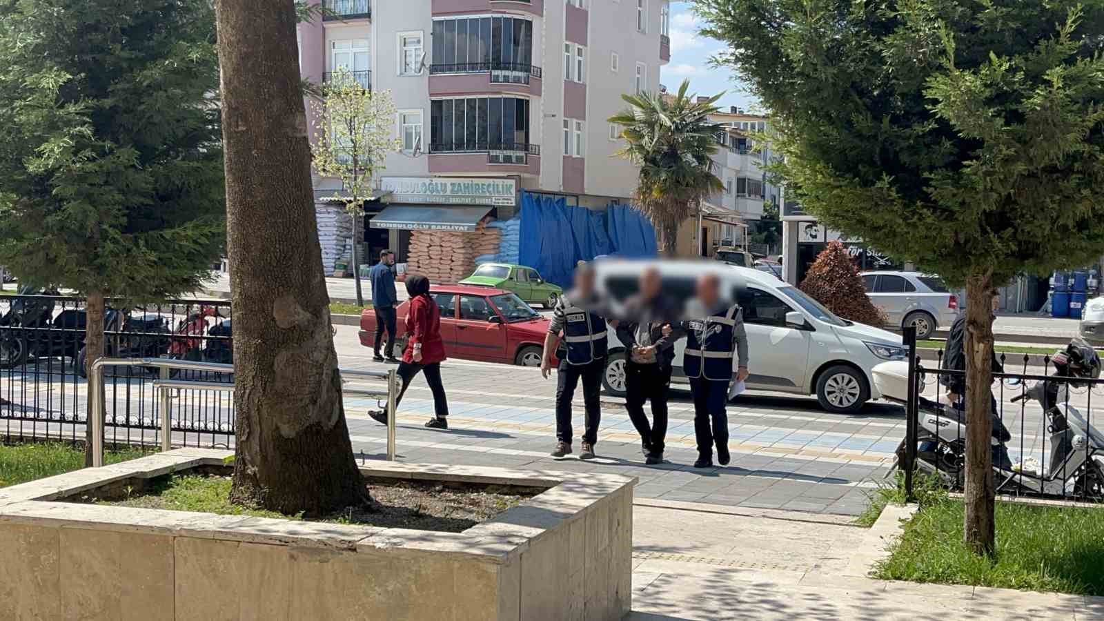 İnsan kaçakçısı tır sürücüsü tutuklandı
