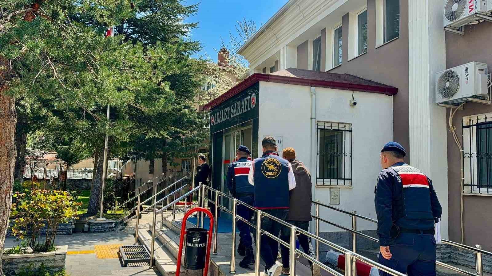 İntihar ettiği söylenen genç kadının cinayete kurban gittiği ortaya çıktı
