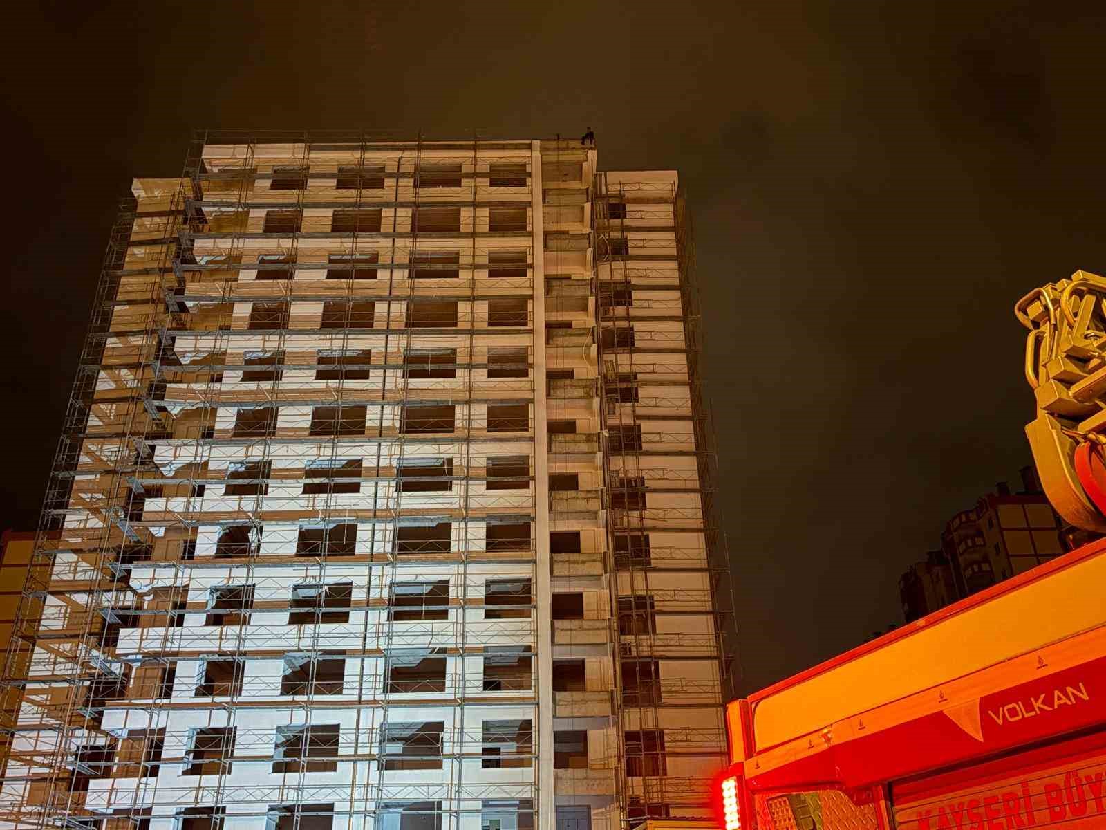 İntihara kalkışan şahsı polis 3 saatte ikna etti
