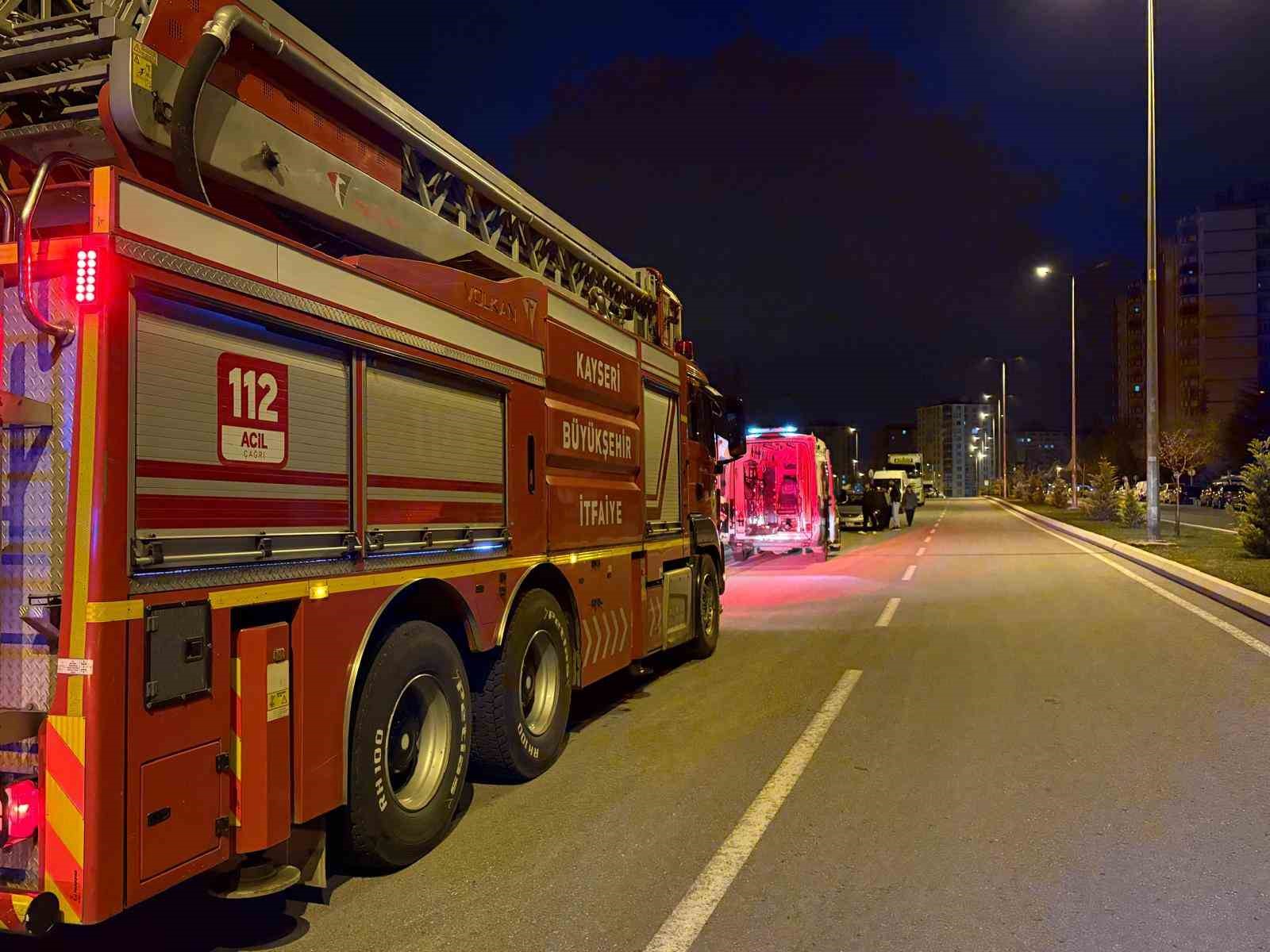 İntihara kalkışan şahsı polis 3 saatte ikna etti
