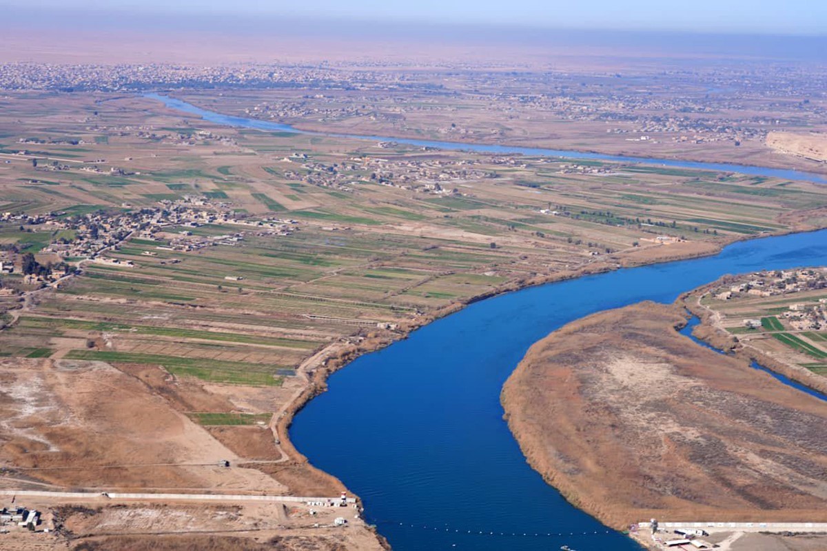 Irak Başbakanı Sudani’den koalisyon güçlerinden devralınan Ayn el-Esed Üssü’ne ziyaret
