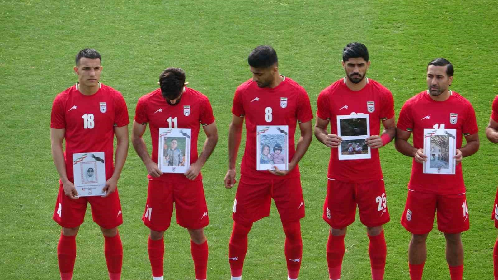 İran A Milli Futbol takımı, Kosta Rika maçına savaşta hayatını kaybeden çocukların fotoğrafıyla çıktı
