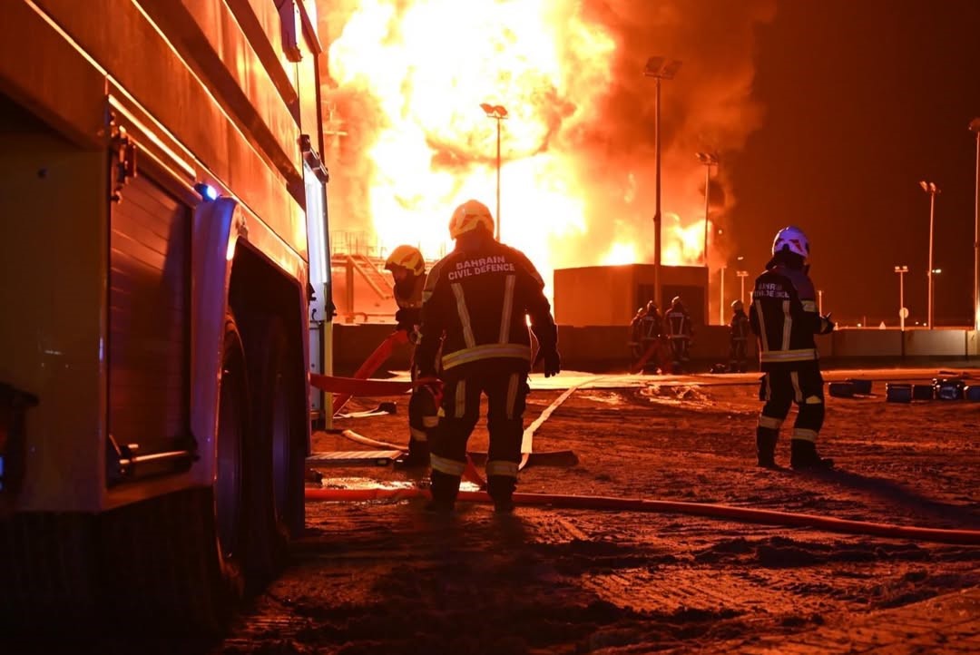 İran, Bahreyn’de yakıt tanklarını vurdu
