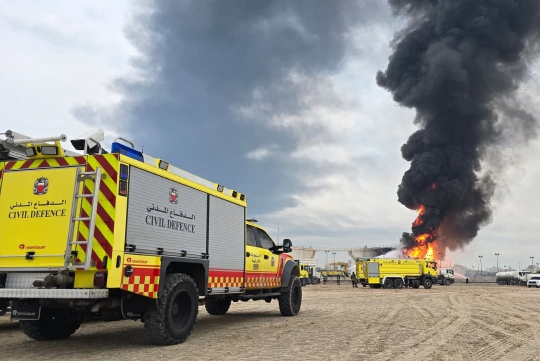 İran, Bahreyn’de yakıt tanklarını vurdu

