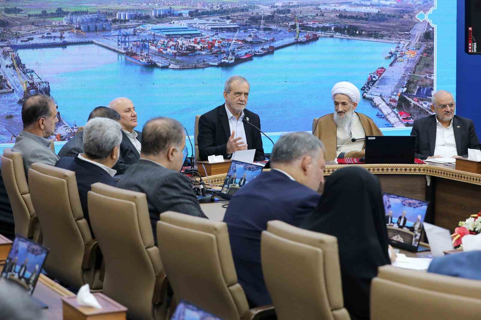 İran Cumhurbaşkanı Pezeşkiyan: "Nükleer silahımız olmayacak"
