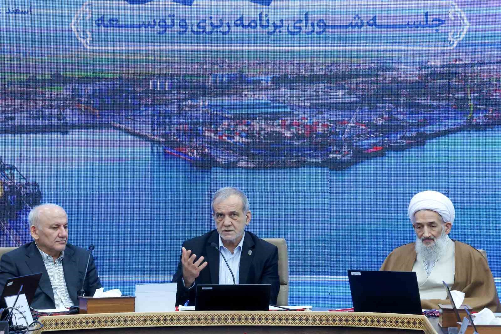 İran Cumhurbaşkanı Pezeşkiyan: "Nükleer silahımız olmayacak"
