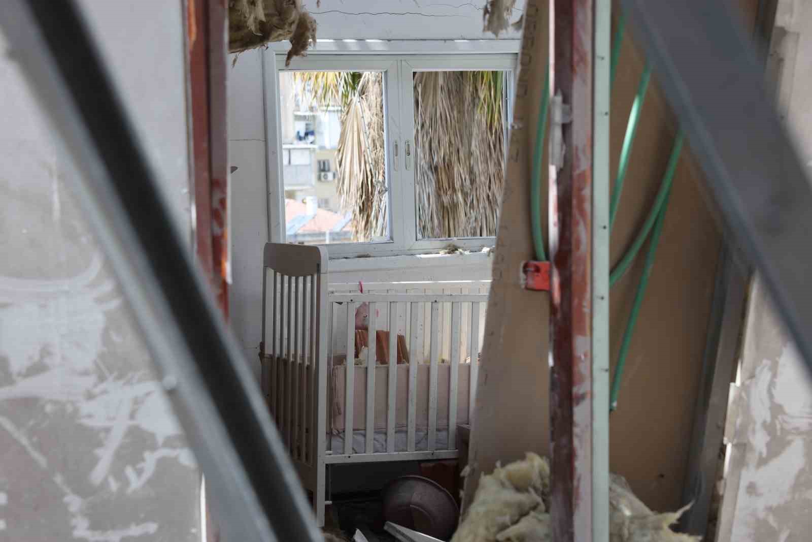 İran Devrim Muhafızları Ordusu, ABD ve İsrail’e ait üs ve askeri merkezlerin hedef alındığını açıkladı
