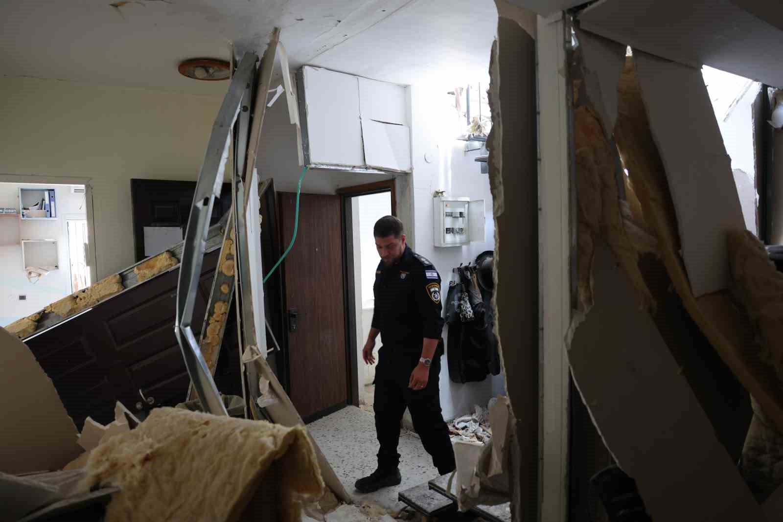 İran Devrim Muhafızları Ordusu, ABD ve İsrail’e ait üs ve askeri merkezlerin hedef alındığını açıkladı
