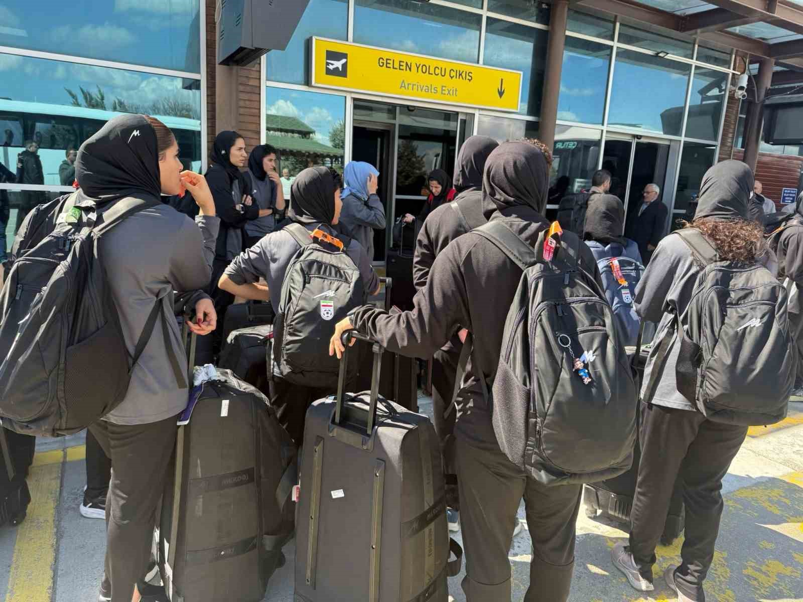 İran kadın milli futbol takımı Iğdır’da
