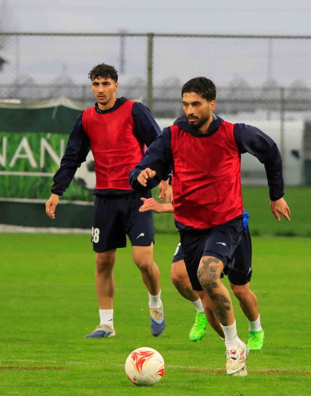 İran Milli Takımı kamp için Antalya’ya geldi
