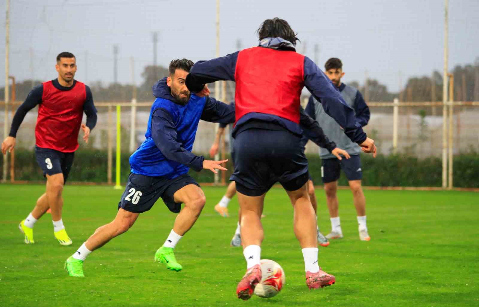 İran Milli Takımı kamp için Antalya’ya geldi
