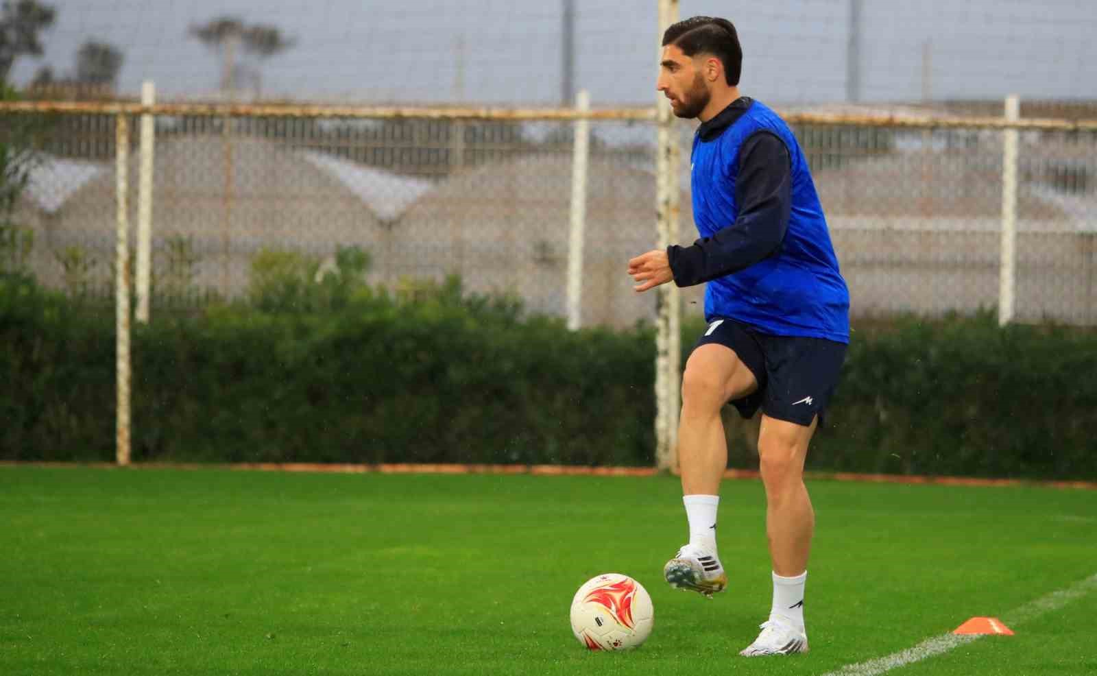 İran Milli Takımı kamp için Antalya’ya geldi
