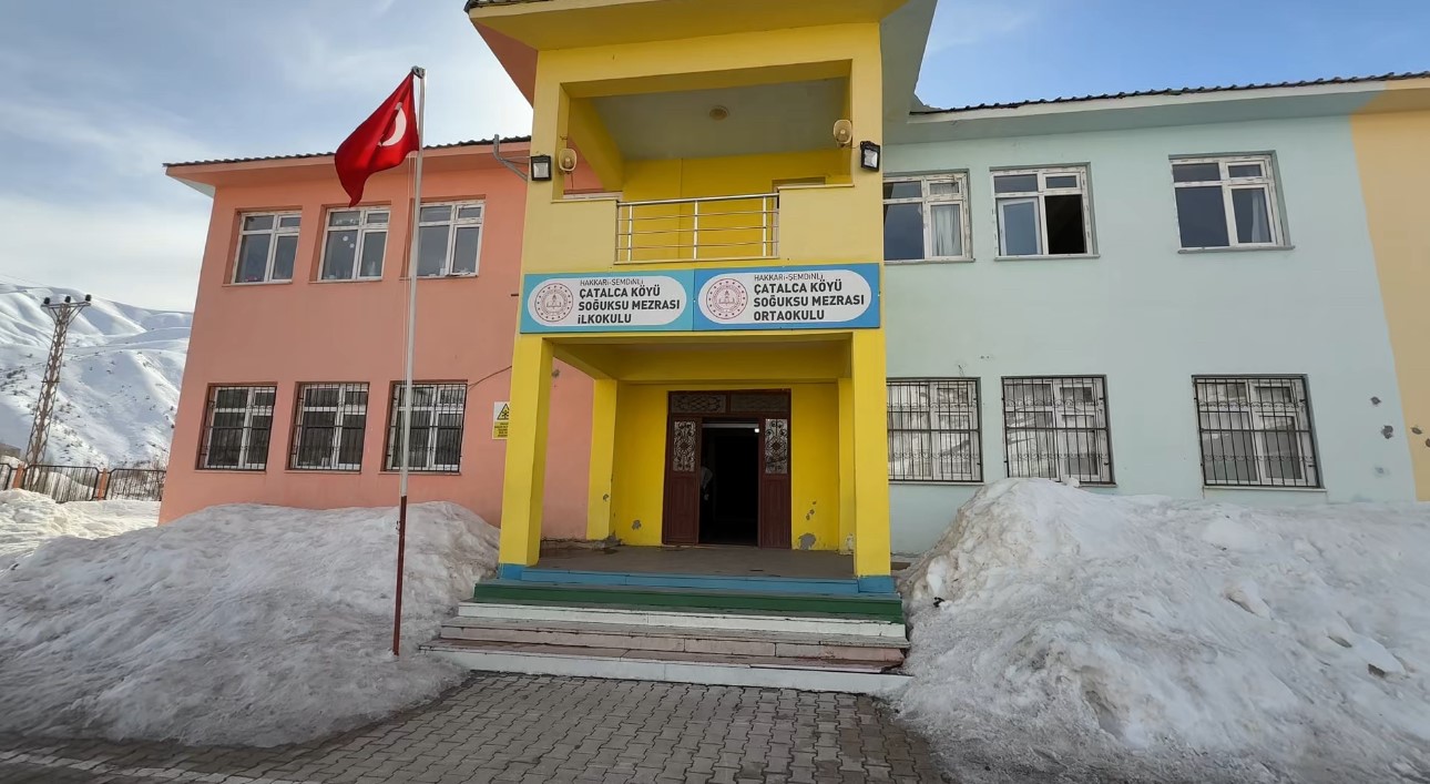 İran sınır hattındaki öğrencilere akıl ve zeka oyunları desteği
