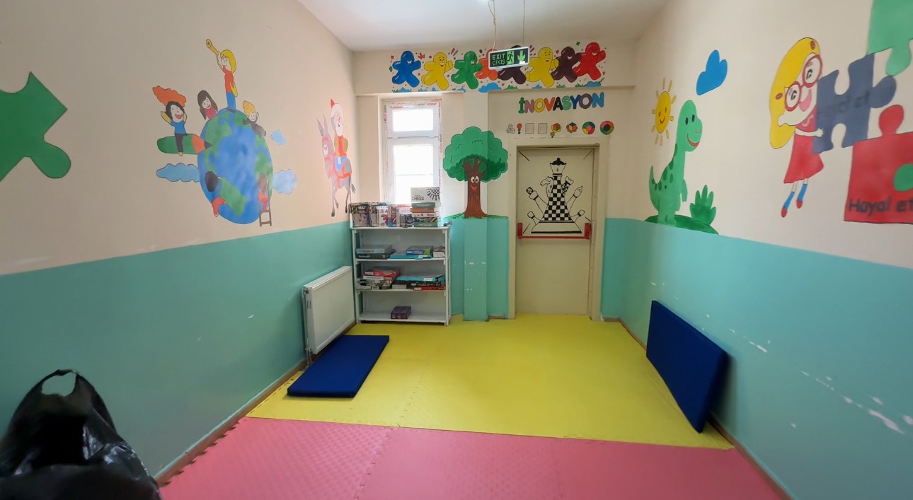 İran sınır hattındaki öğrencilere akıl ve zeka oyunları desteği
