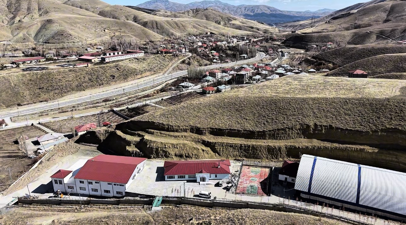 İran sınırında eğitimin yeni üssü: Esendere Halk Kütüphanesi
