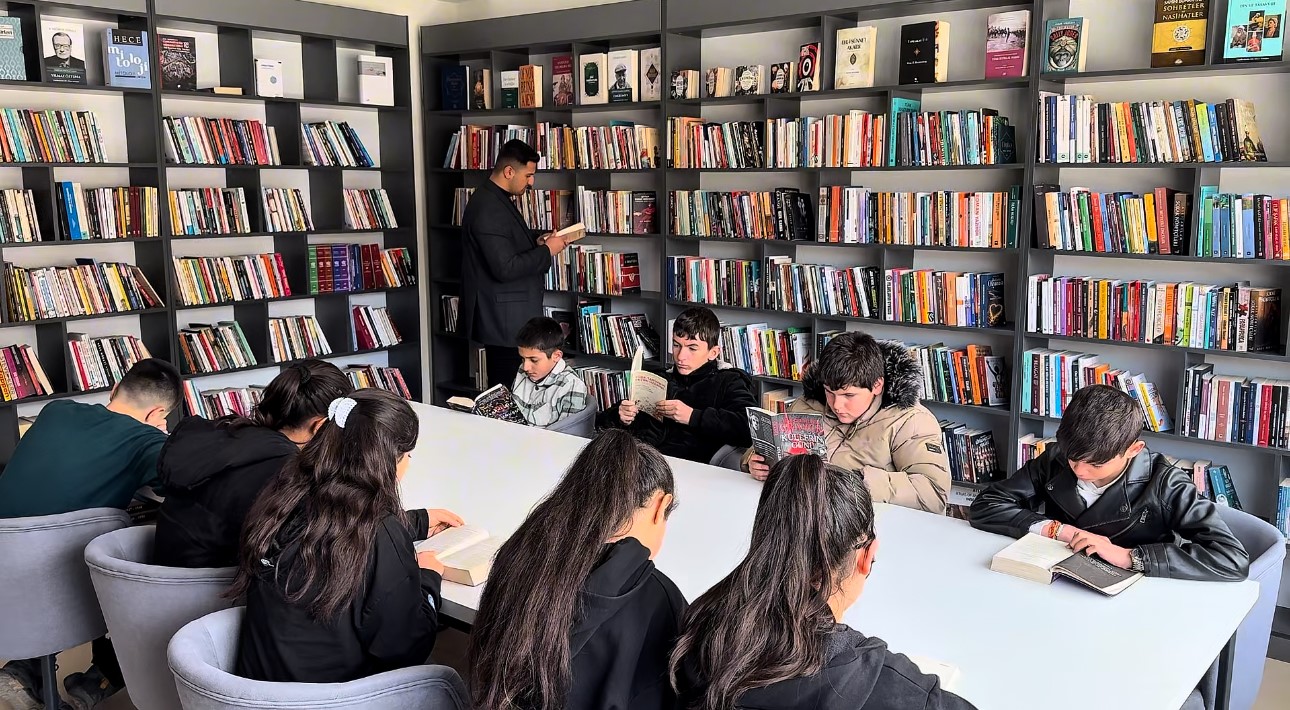 İran sınırında eğitimin yeni üssü: Esendere Halk Kütüphanesi
