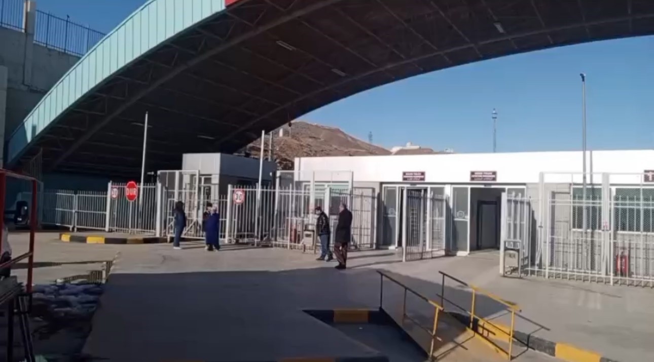 İran sınırındaki Esendere Sınır Kapısı’nda geçişlere kısıtlama getirildi
