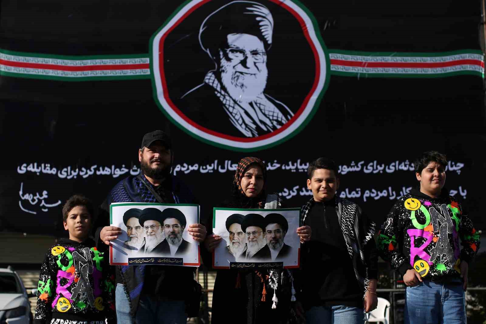 İran’da eski dini lider Hamaney, ölümünün 40’ıncı gününde anıldı
