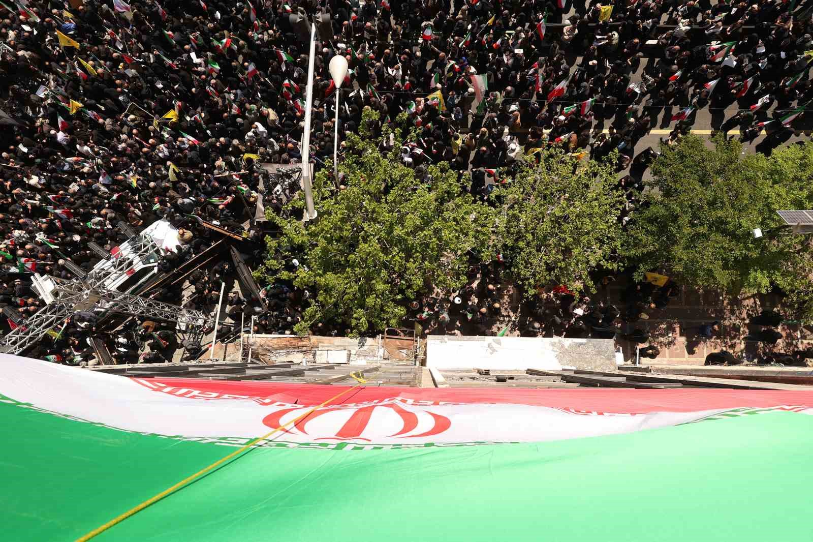 İran’da eski dini lider Hamaney, ölümünün 40’ıncı gününde anıldı
