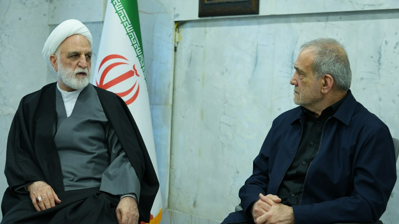 İran’da göreve başlayan Geçici Liderlik Konseyi’nden ilk fotoğraf yayımlandı
