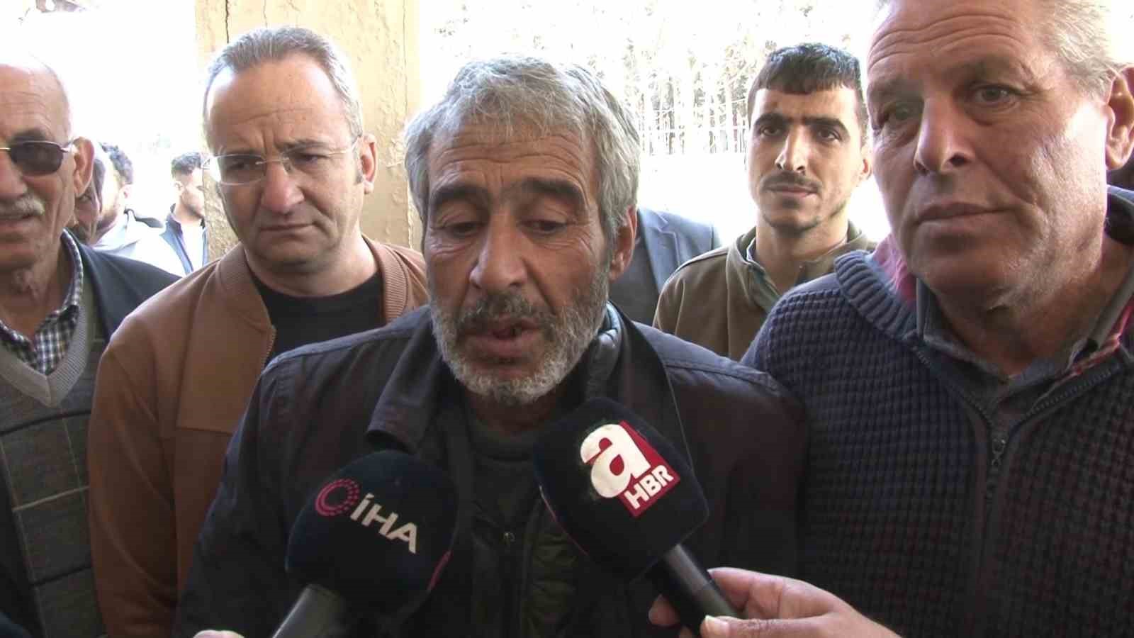 İran’da yeri delen füzenin şarapnel parçasının isabet etmesiyle genç şoföre mezar olan tırın görüntüsü ortaya çıktı
